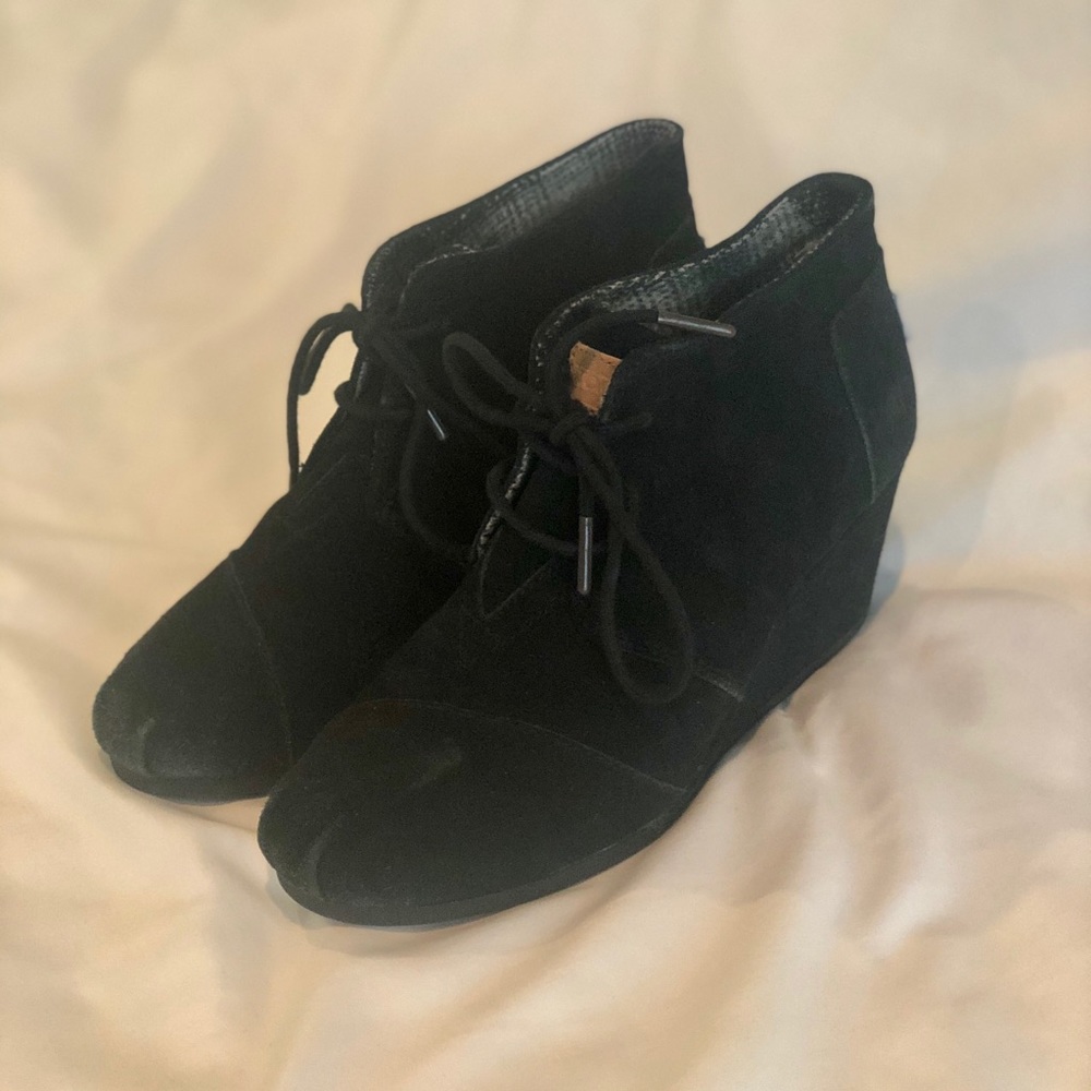 TOMS Women’s Desert Wedge